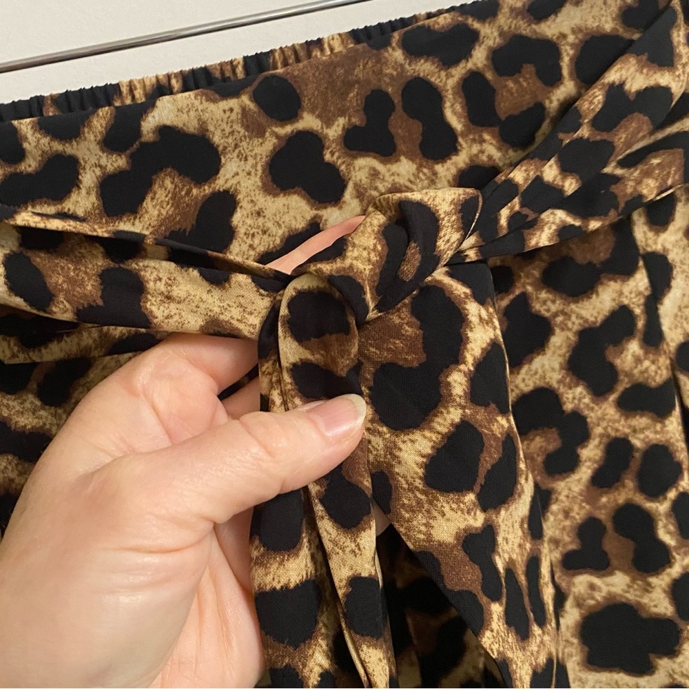 BeBop Leopard Print Women's Skorts - Picture 5 of 6